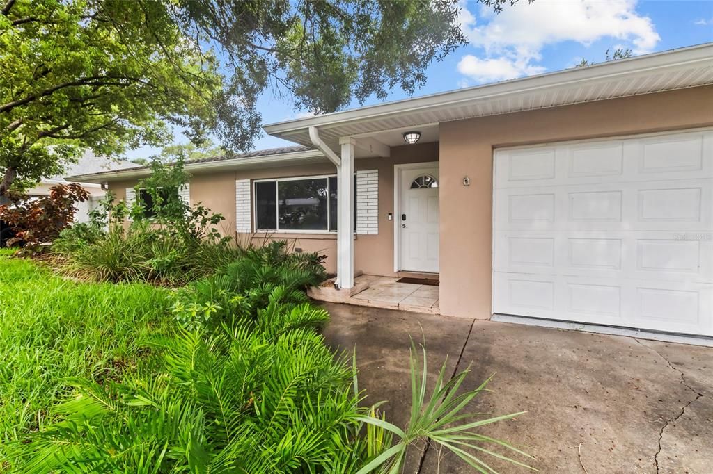 For Sale: $535,000 (5 beds, 3 baths, 2021 Square Feet)