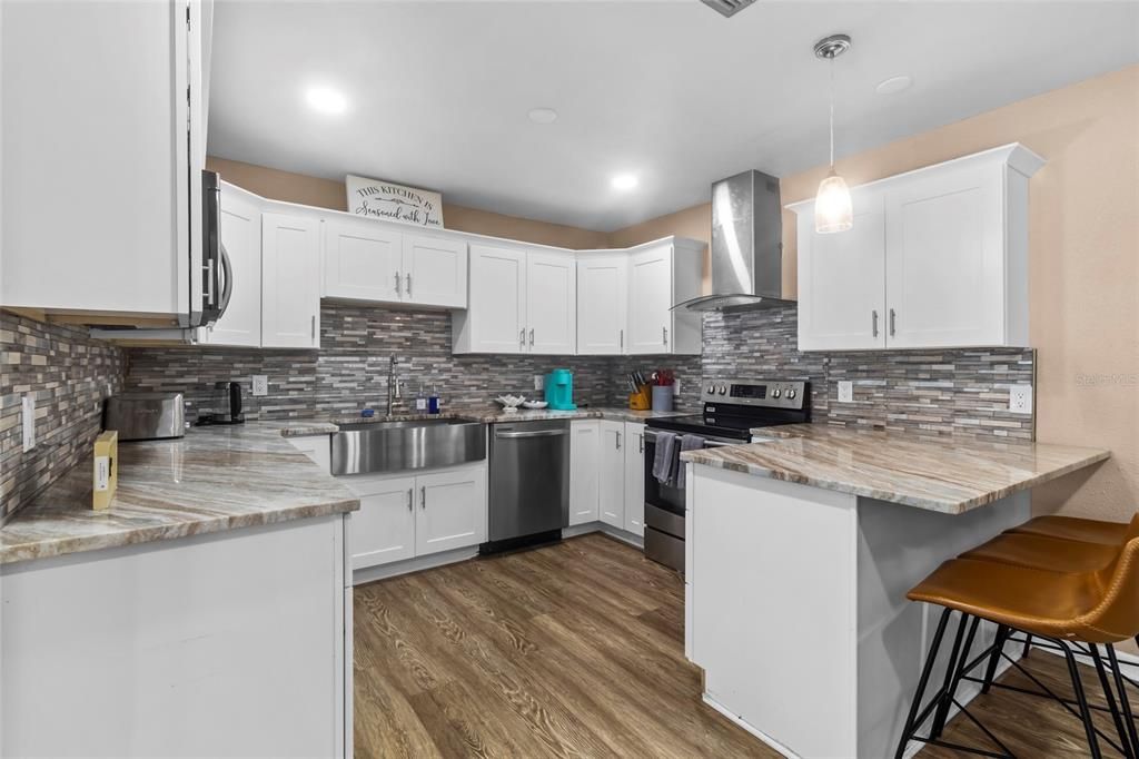 For Sale: $535,000 (5 beds, 3 baths, 2021 Square Feet)