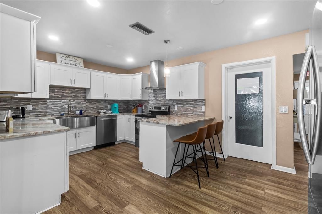 For Sale: $535,000 (5 beds, 3 baths, 2021 Square Feet)
