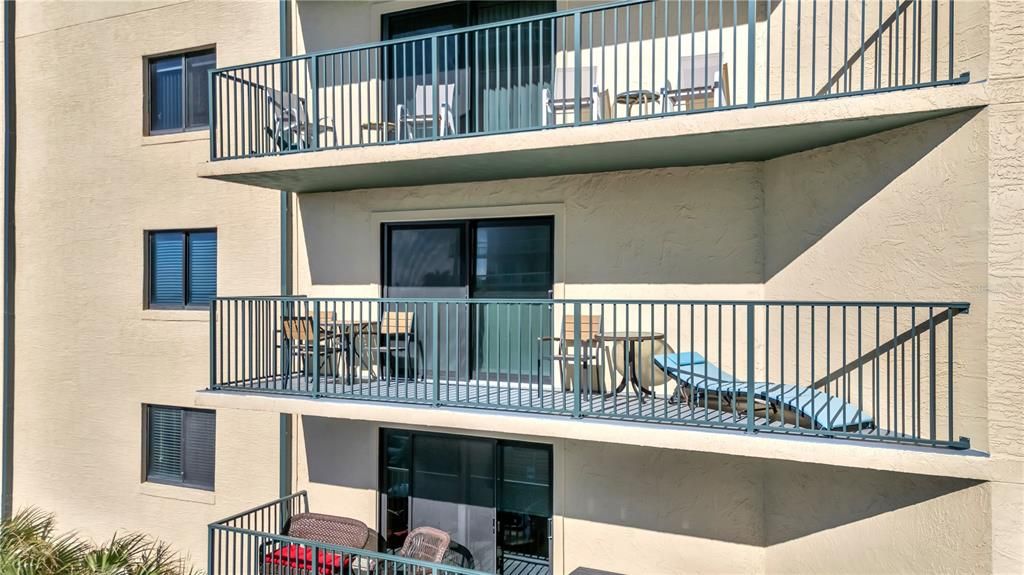 For Sale: $369,000 (2 beds, 2 baths, 720 Square Feet)