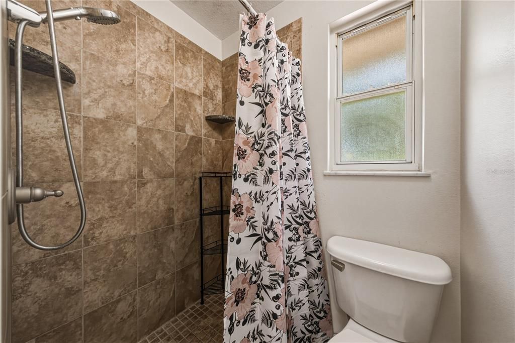 На продажу: $284,900 (3 спален, 2 ванн, 1490 Квадратных фут)