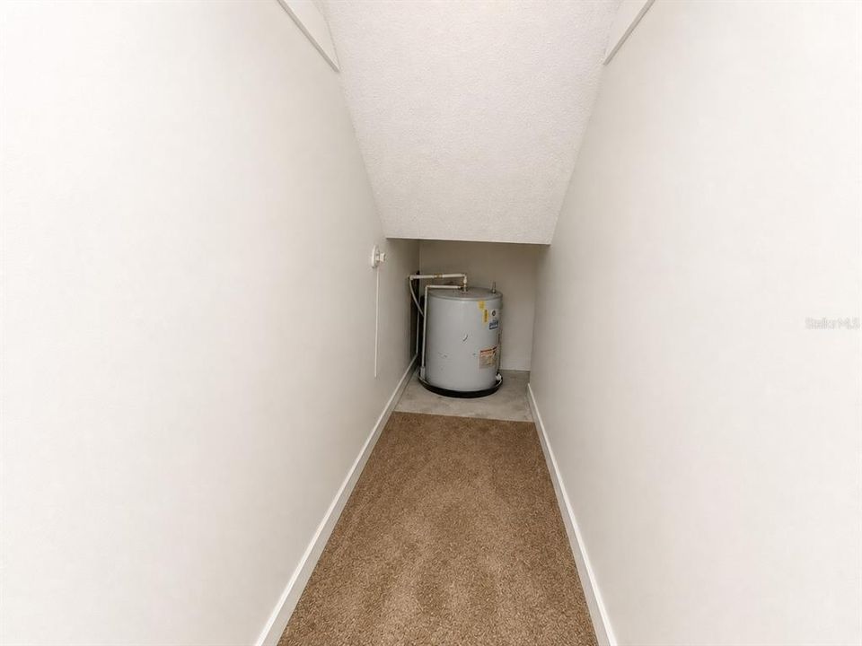 For Rent: $1,950 (3 beds, 2 baths, 1388 Square Feet)