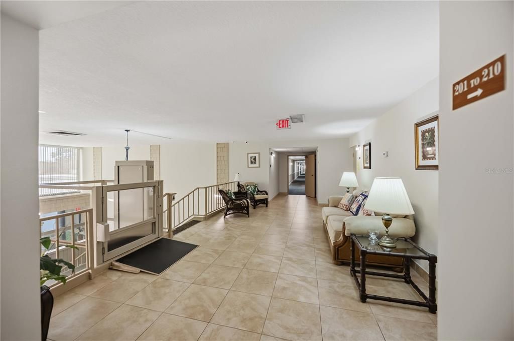 For Sale: $85,900 (2 beds, 2 baths, 919 Square Feet)