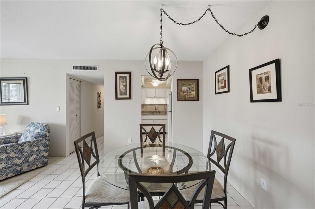 For Sale: $85,900 (2 beds, 2 baths, 919 Square Feet)