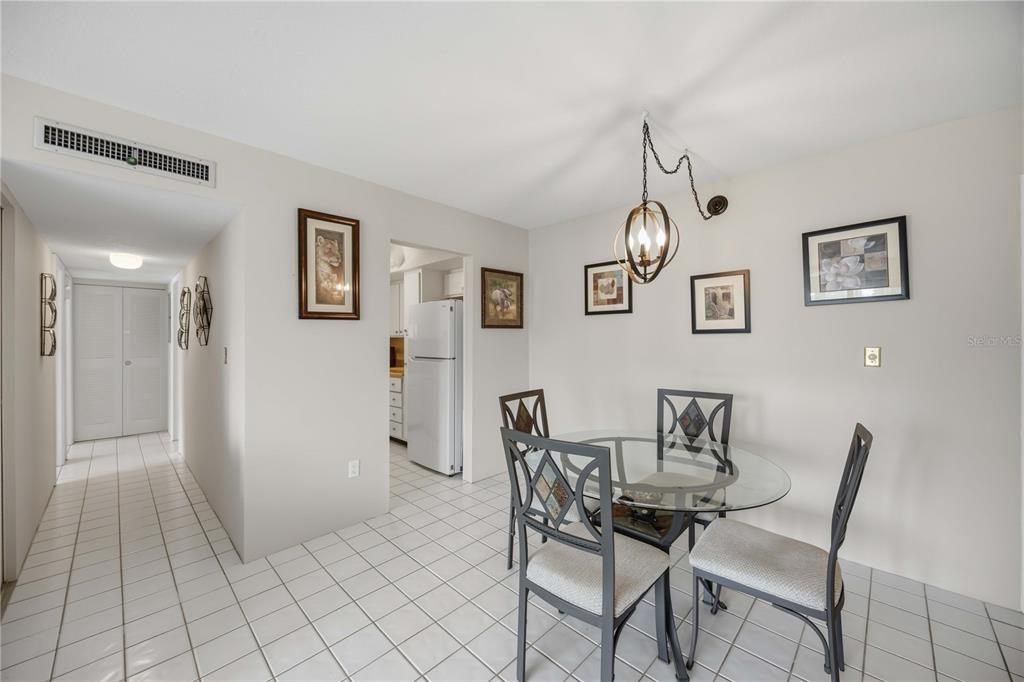 For Sale: $85,900 (2 beds, 2 baths, 919 Square Feet)