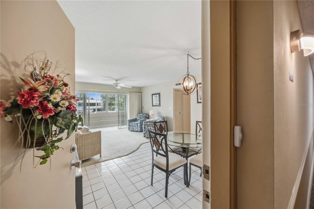 For Sale: $85,900 (2 beds, 2 baths, 919 Square Feet)