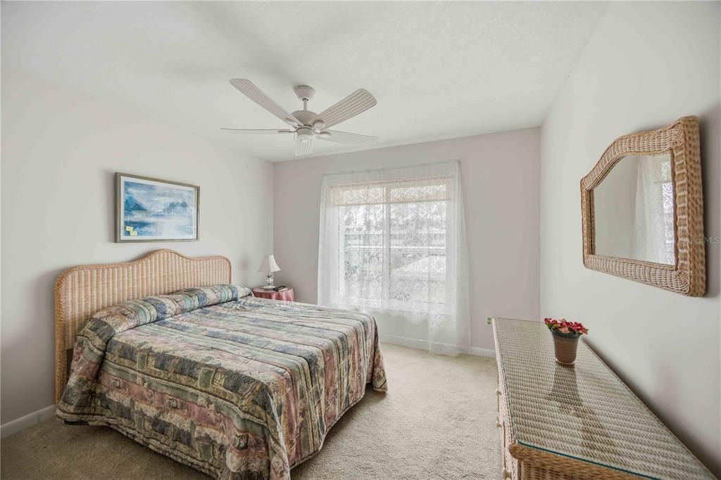 For Sale: $85,900 (2 beds, 2 baths, 919 Square Feet)