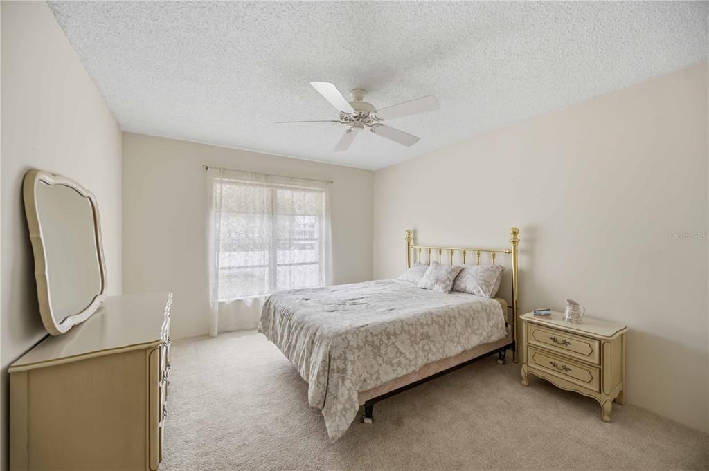 For Sale: $85,900 (2 beds, 2 baths, 919 Square Feet)