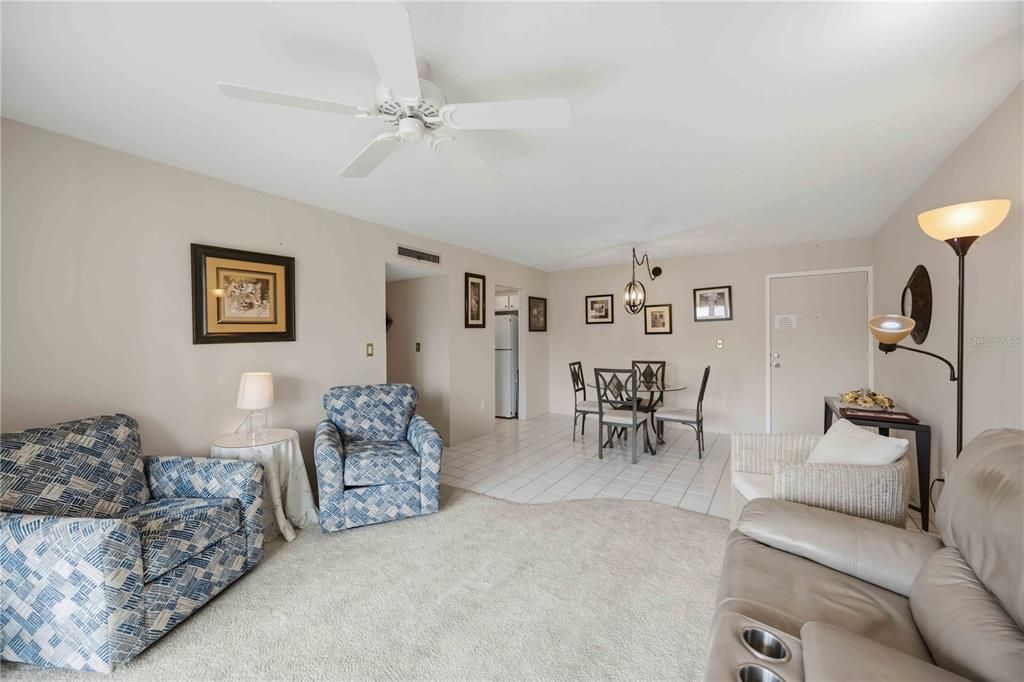 For Sale: $85,900 (2 beds, 2 baths, 919 Square Feet)