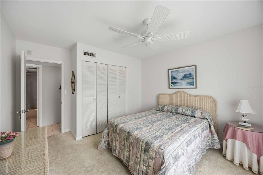 For Sale: $85,900 (2 beds, 2 baths, 919 Square Feet)