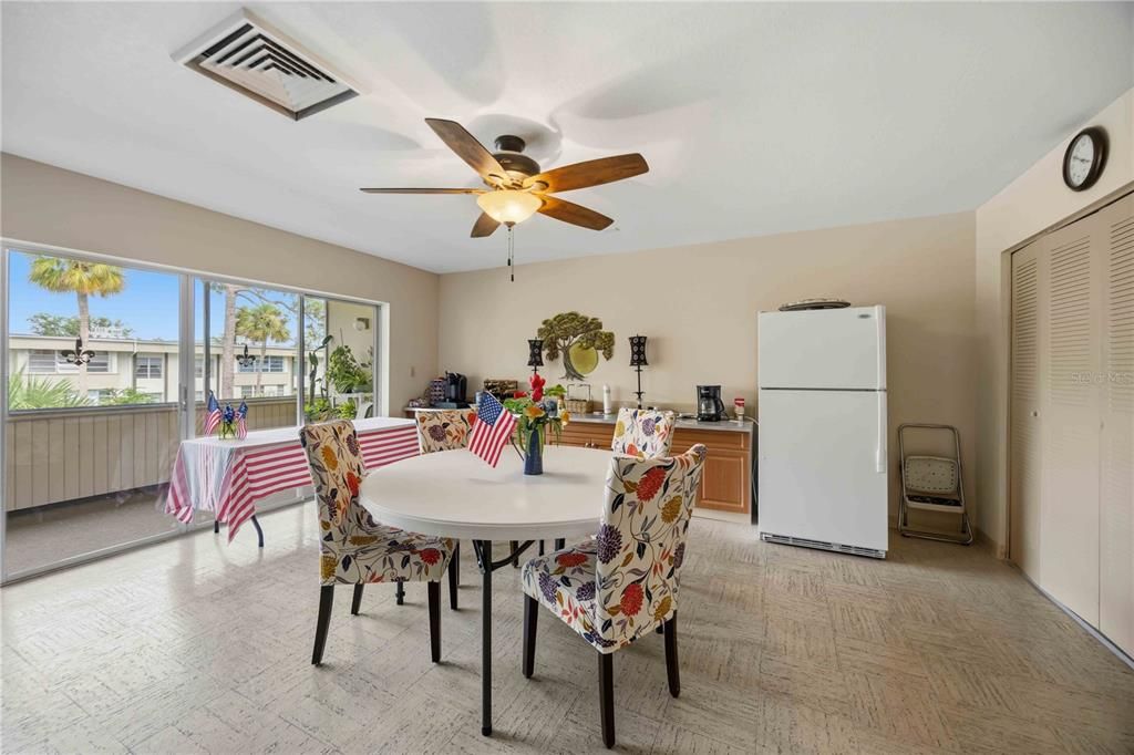 For Sale: $85,900 (2 beds, 2 baths, 919 Square Feet)