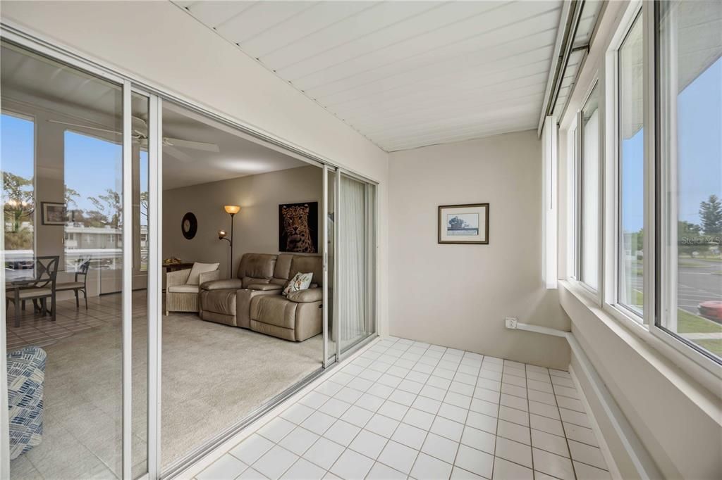 For Sale: $85,900 (2 beds, 2 baths, 919 Square Feet)