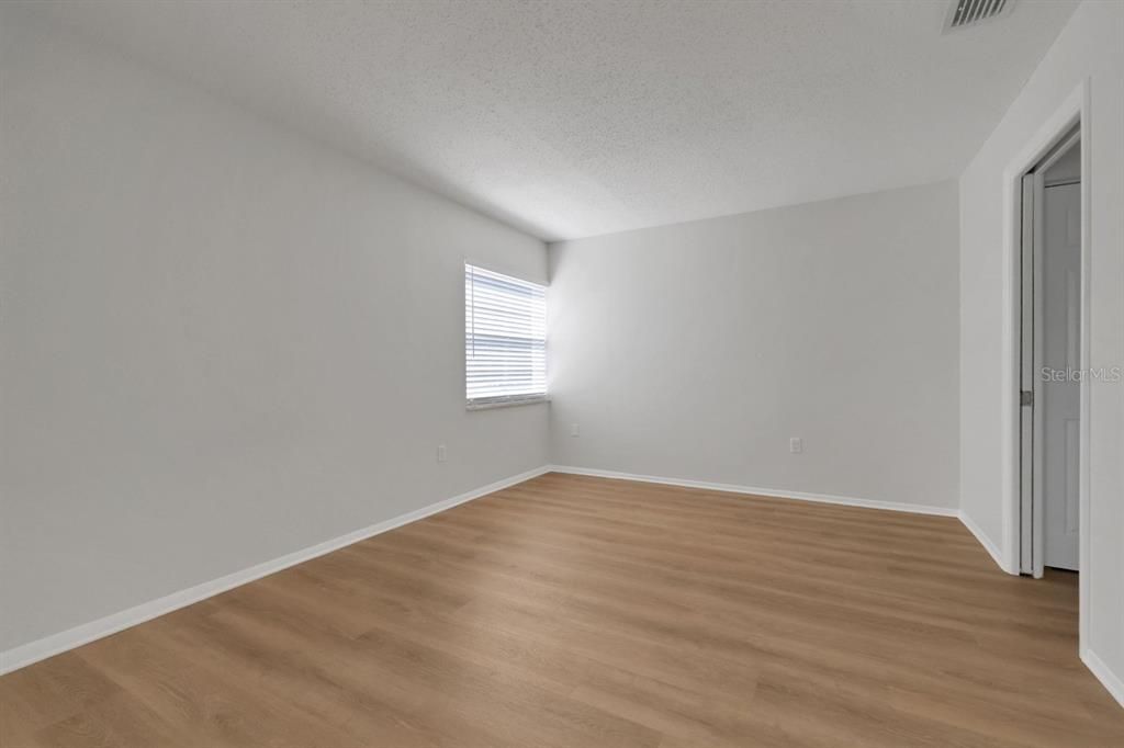 For Sale: $139,000 (2 beds, 2 baths, 1148 Square Feet)