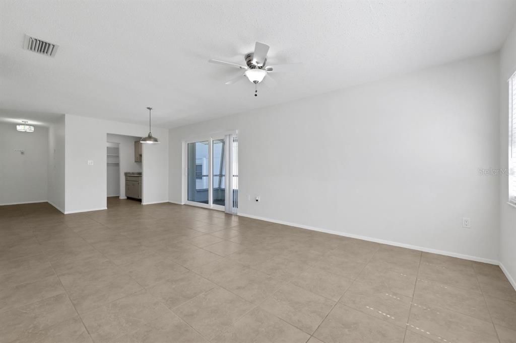 For Sale: $139,000 (2 beds, 2 baths, 1148 Square Feet)