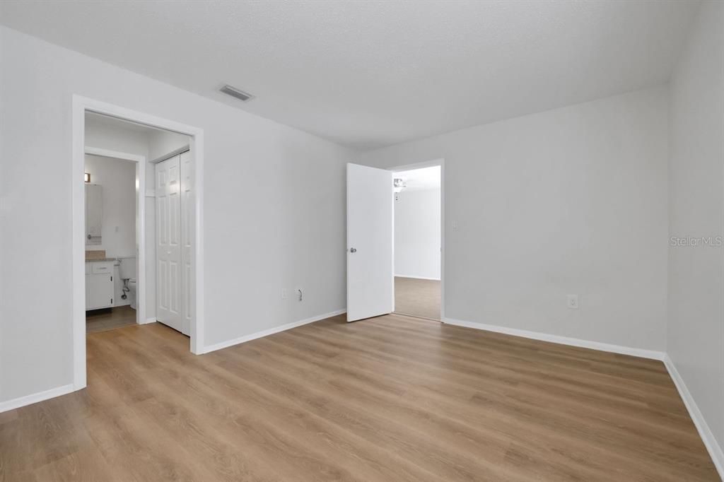 For Sale: $139,000 (2 beds, 2 baths, 1148 Square Feet)