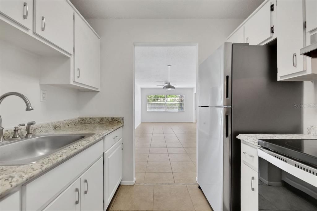 For Sale: $139,000 (2 beds, 2 baths, 1148 Square Feet)