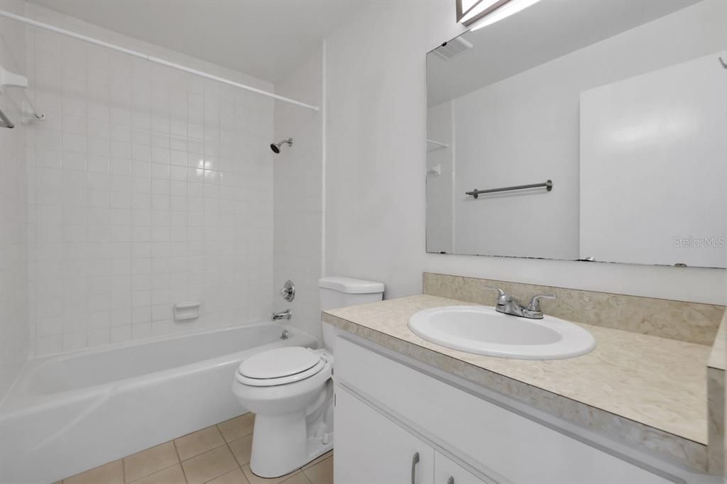 For Sale: $139,000 (2 beds, 2 baths, 1148 Square Feet)
