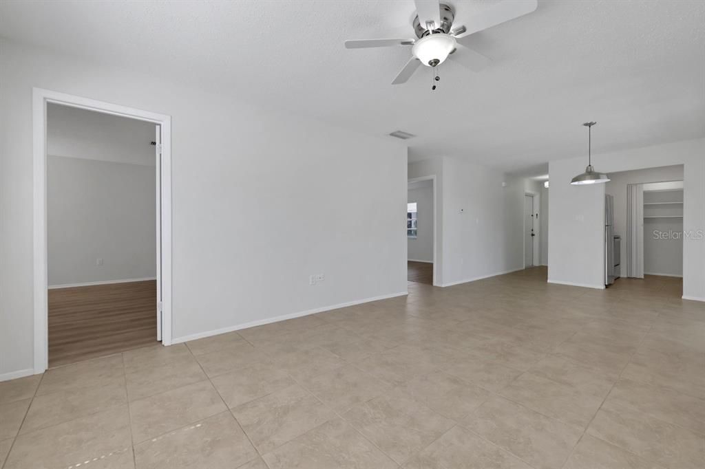 For Sale: $139,000 (2 beds, 2 baths, 1148 Square Feet)
