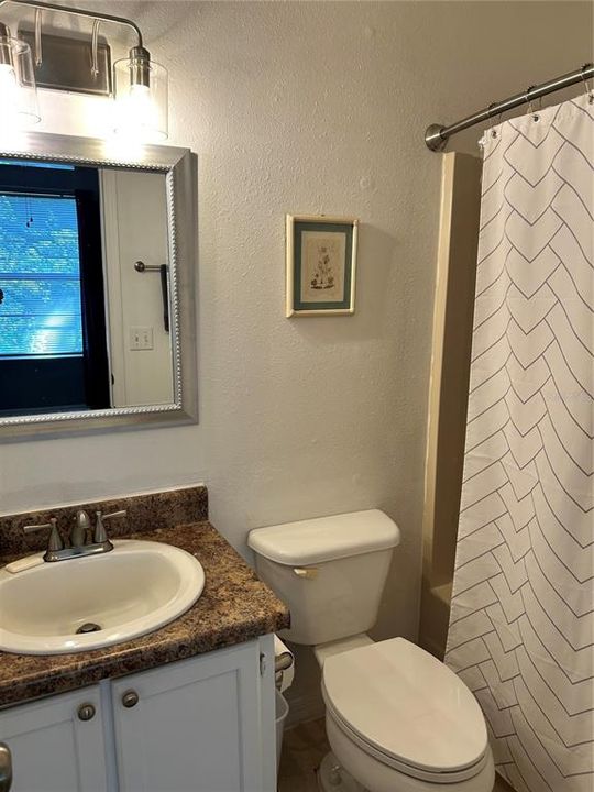 For Sale: $159,000 (2 beds, 2 baths, 995 Square Feet)