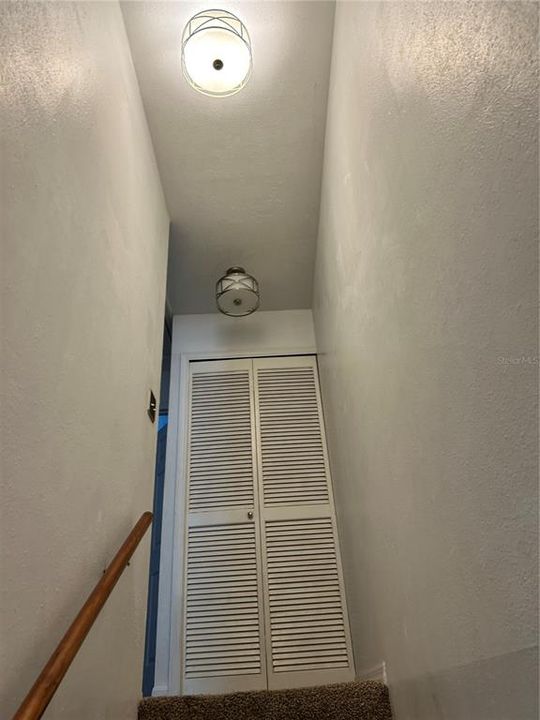 For Sale: $159,000 (2 beds, 2 baths, 995 Square Feet)