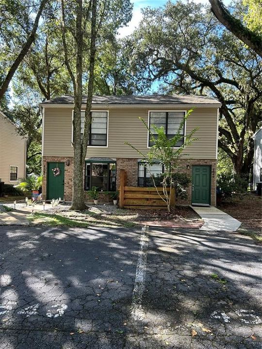For Sale: $159,000 (2 beds, 2 baths, 995 Square Feet)