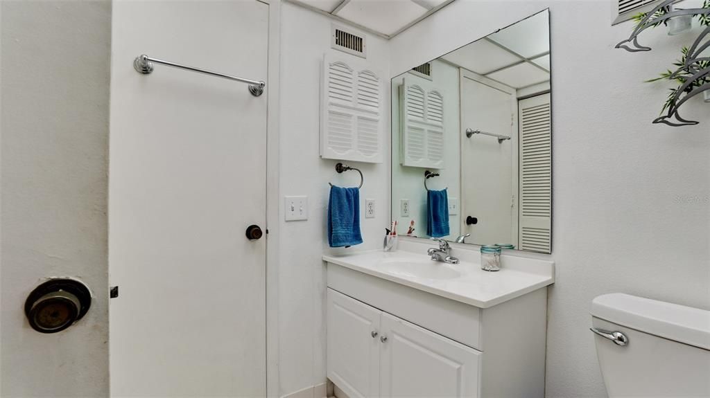 For Sale: $209,000 (2 beds, 2 baths, 1068 Square Feet)