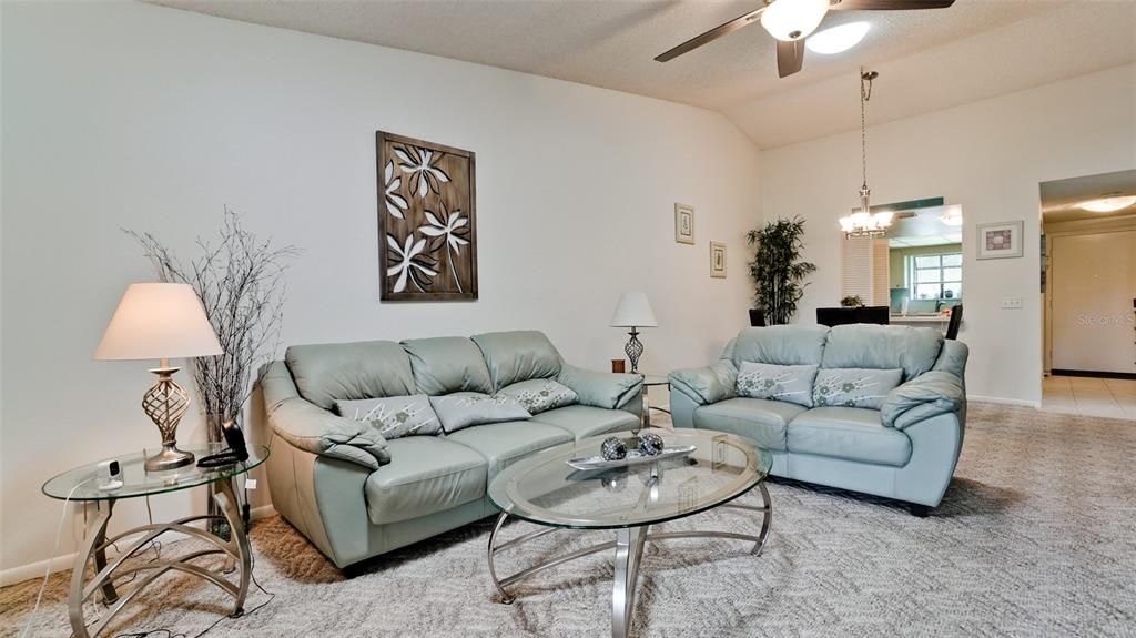 For Sale: $209,000 (2 beds, 2 baths, 1068 Square Feet)