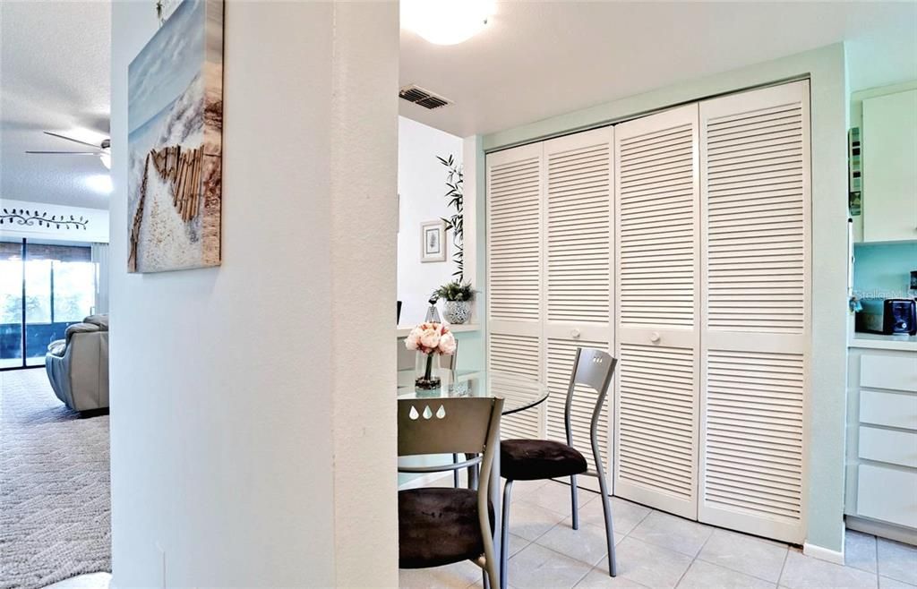 For Sale: $209,000 (2 beds, 2 baths, 1068 Square Feet)