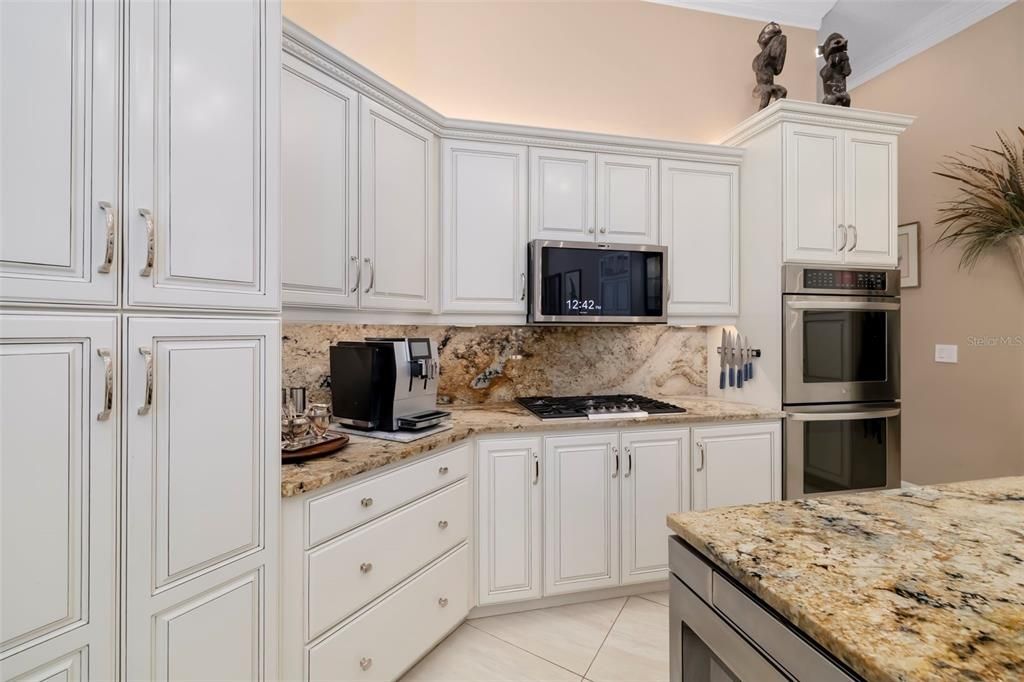For Sale: $1,695,000 (4 beds, 3 baths, 3272 Square Feet)