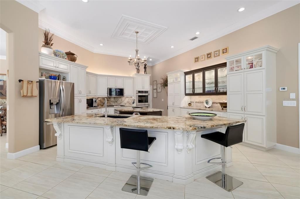 For Sale: $1,695,000 (4 beds, 3 baths, 3272 Square Feet)