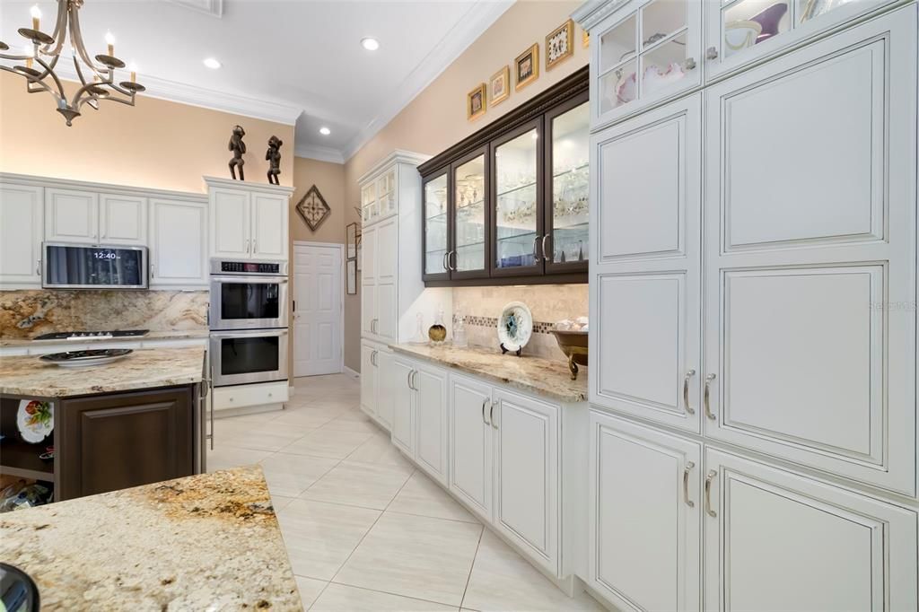 For Sale: $1,695,000 (4 beds, 3 baths, 3272 Square Feet)