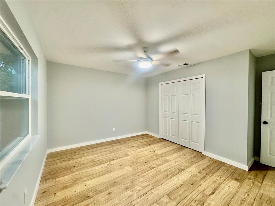 На продажу: $299,900 (3 спален, 1 ванн, 1440 Квадратных фут)