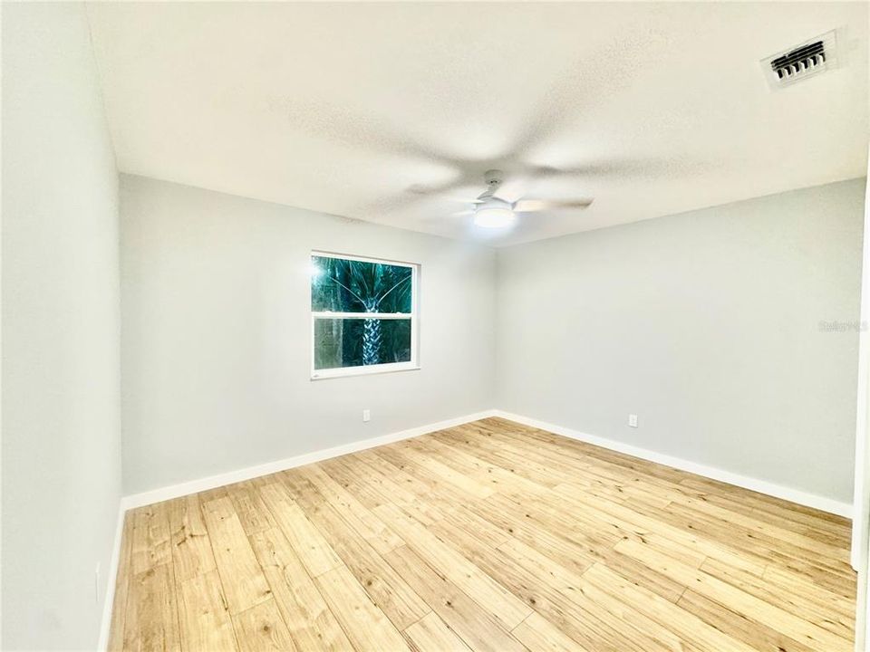 На продажу: $299,900 (3 спален, 1 ванн, 1440 Квадратных фут)