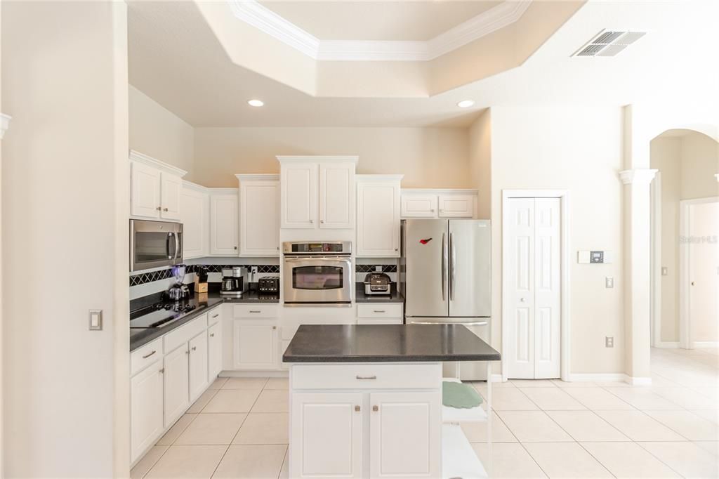 For Sale: $595,000 (4 beds, 3 baths, 2727 Square Feet)