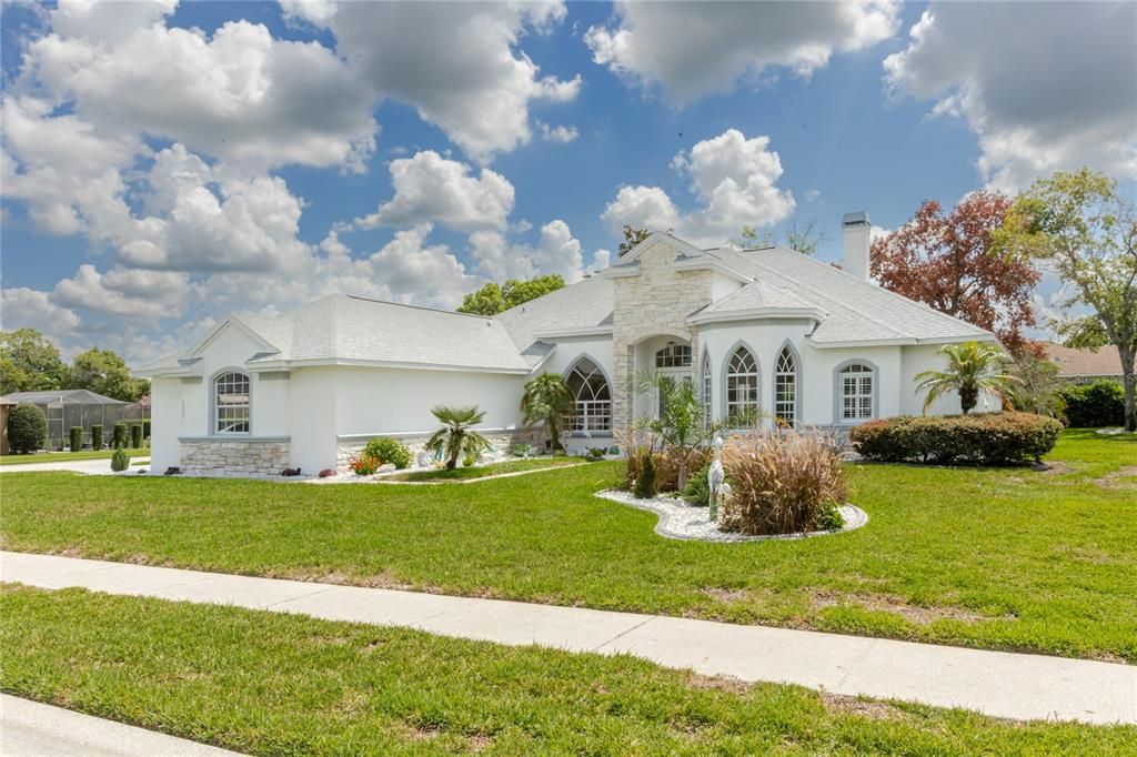 For Sale: $595,000 (4 beds, 3 baths, 2727 Square Feet)