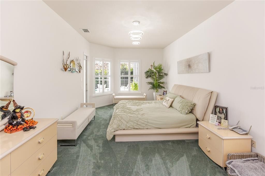 For Sale: $595,000 (4 beds, 3 baths, 2727 Square Feet)