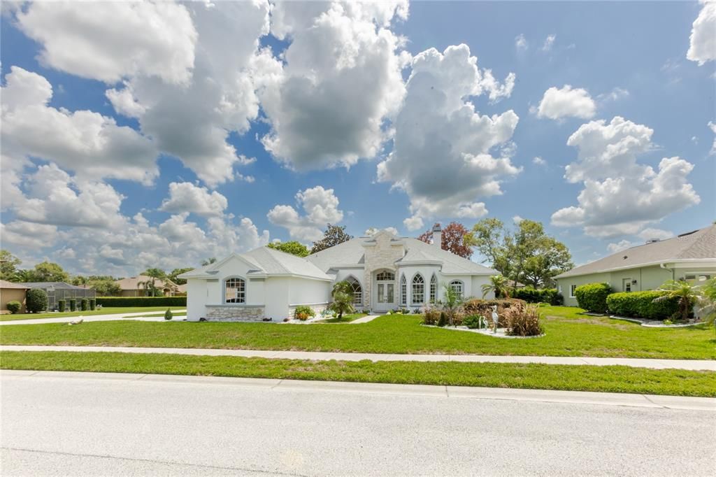 For Sale: $595,000 (4 beds, 3 baths, 2727 Square Feet)
