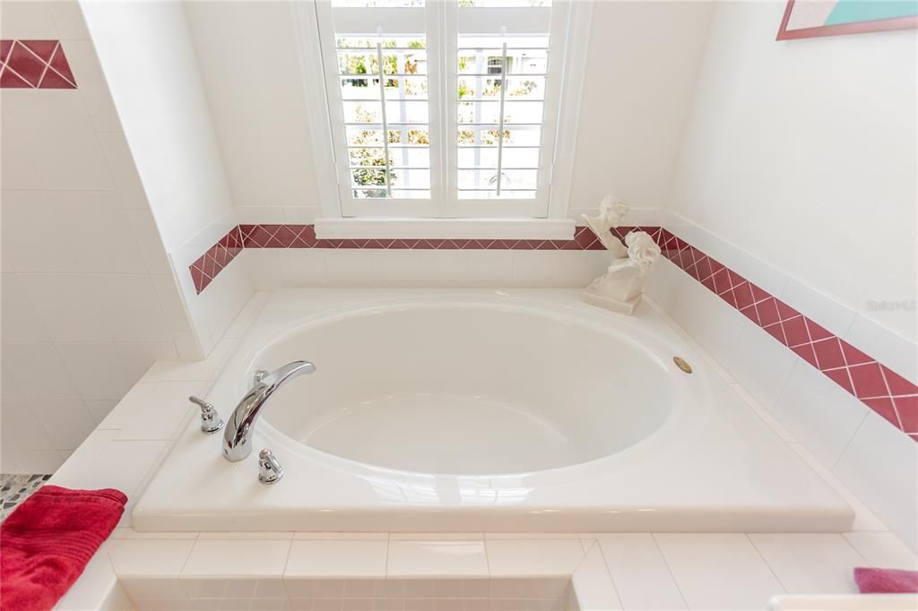 For Sale: $595,000 (4 beds, 3 baths, 2727 Square Feet)