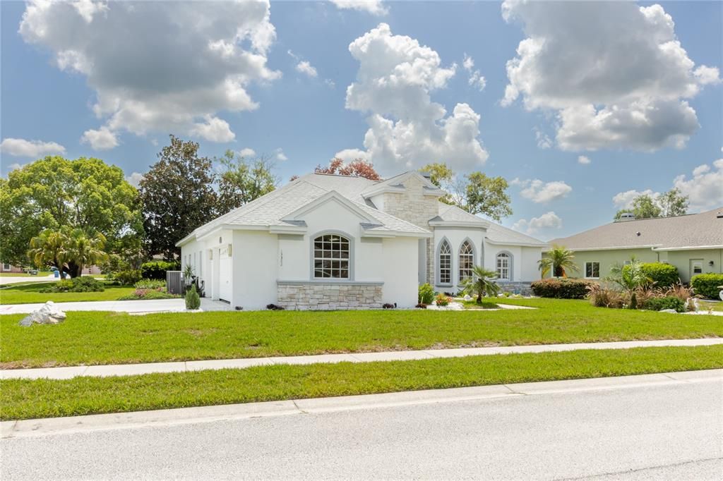 For Sale: $595,000 (4 beds, 3 baths, 2727 Square Feet)