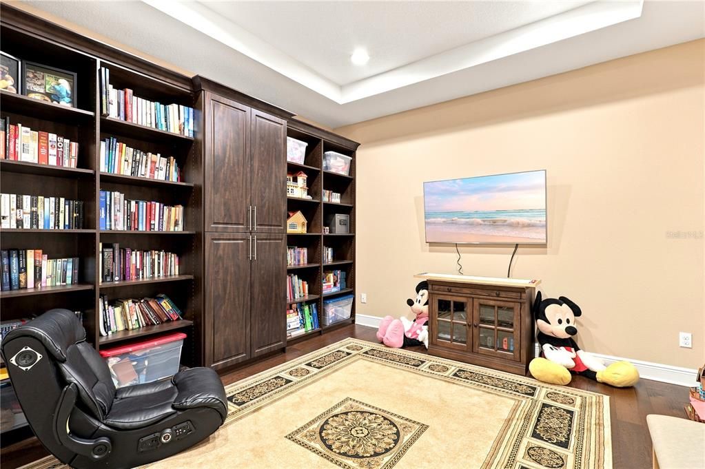 待售: $990,000 (6 贝兹, 3 浴室, 4181 平方英尺)