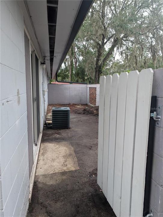 For Rent: $1,200 (2 beds, 1 baths, 777 Square Feet)