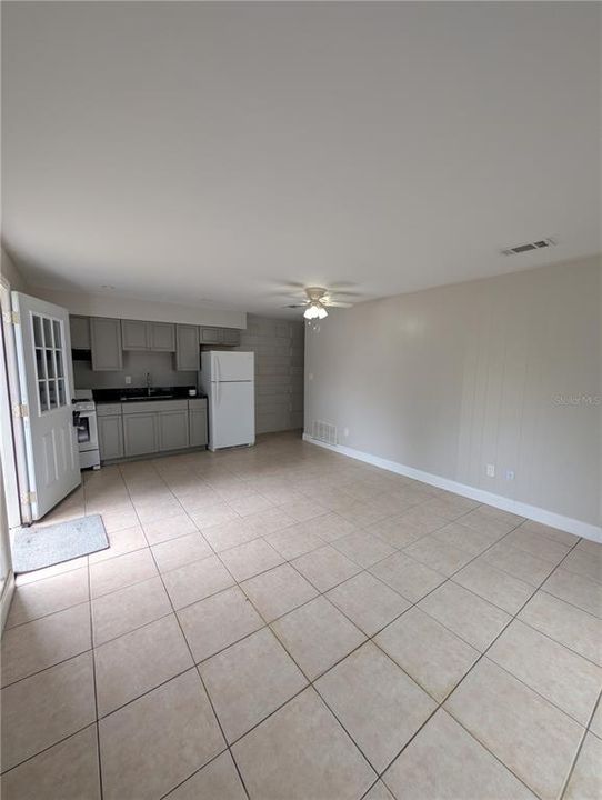 For Rent: $1,200 (2 beds, 1 baths, 777 Square Feet)
