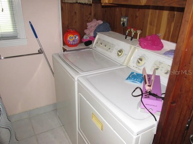 For Rent: $2,200 (3 beds, 1 baths, 1228 Square Feet)