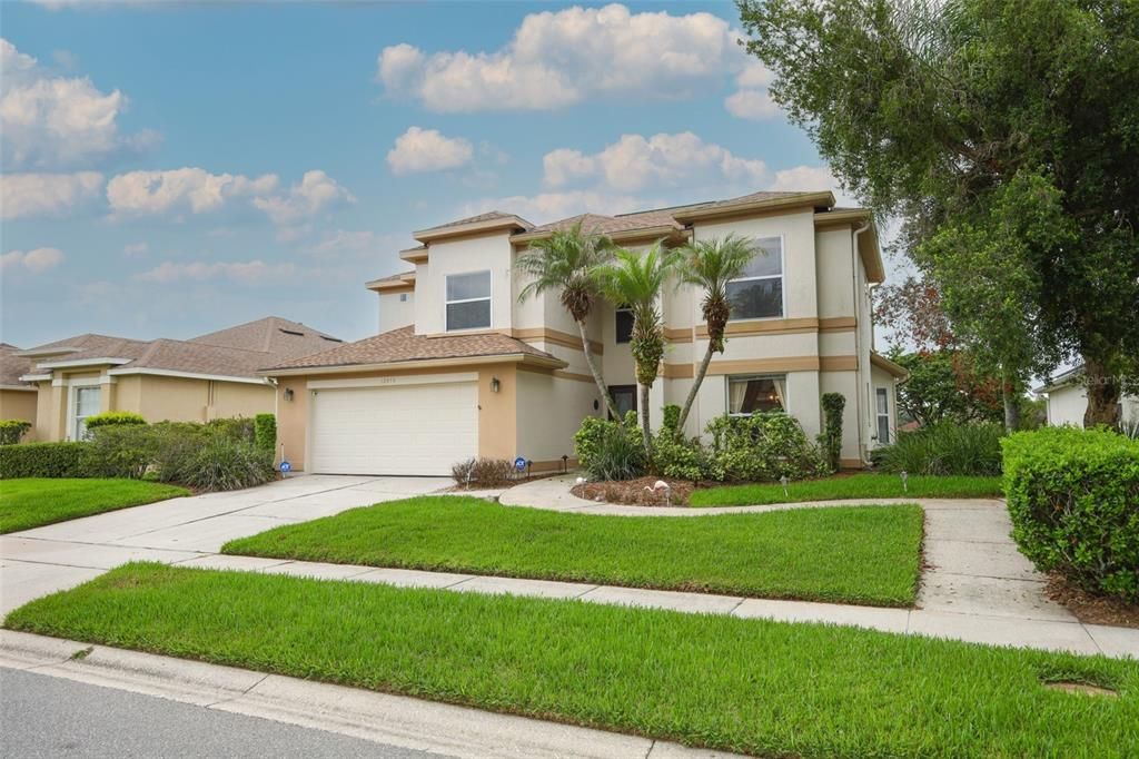 For Sale: $520,000 (4 beds, 2 baths, 2487 Square Feet)