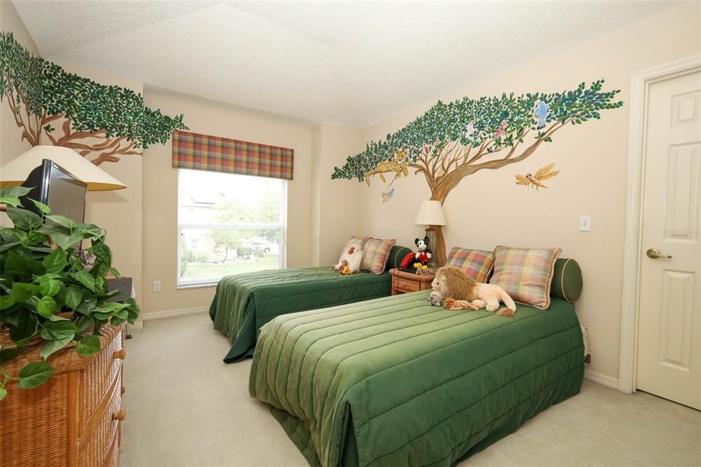 For Sale: $520,000 (4 beds, 2 baths, 2487 Square Feet)