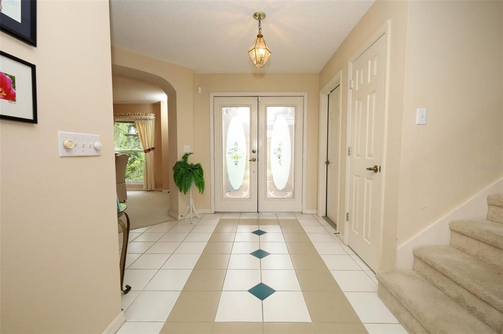 For Sale: $520,000 (4 beds, 2 baths, 2487 Square Feet)