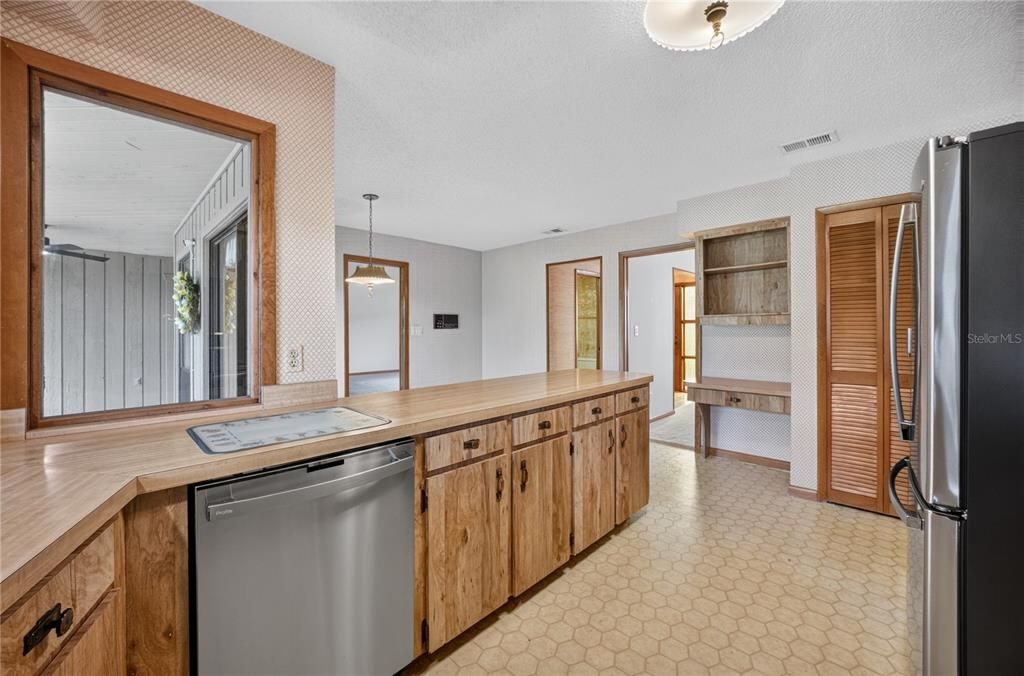 En Venta: $539,900 (4 camas, 2 baños, 2318 Pies cuadrados)