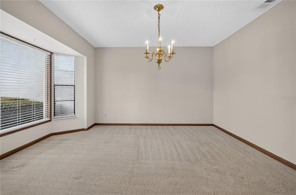 En Venta: $539,900 (4 camas, 2 baños, 2318 Pies cuadrados)