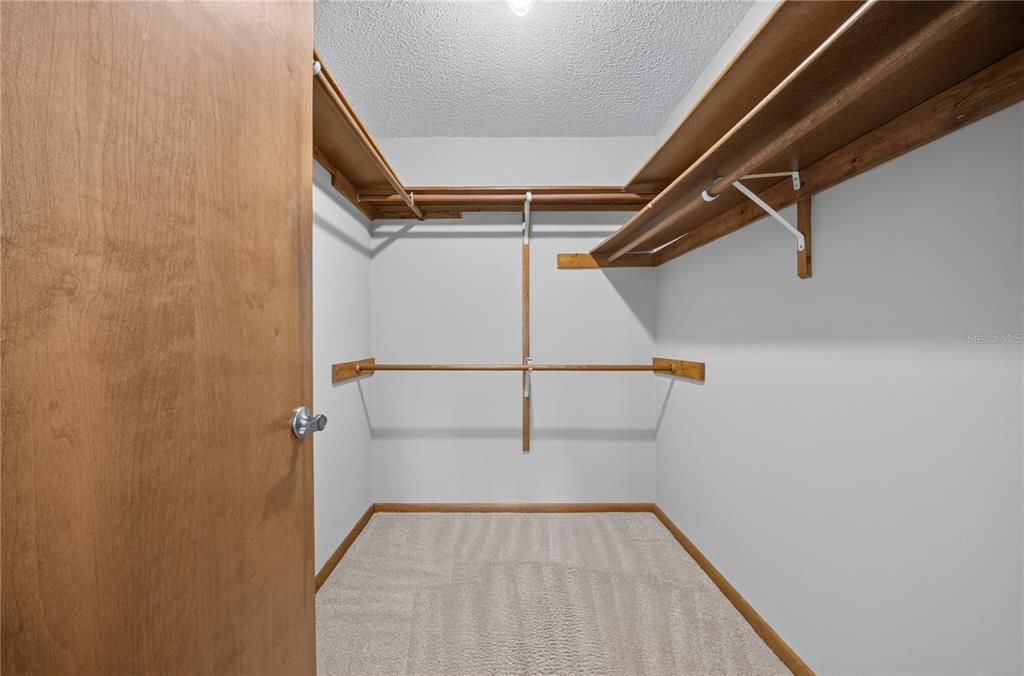 En Venta: $539,900 (4 camas, 2 baños, 2318 Pies cuadrados)