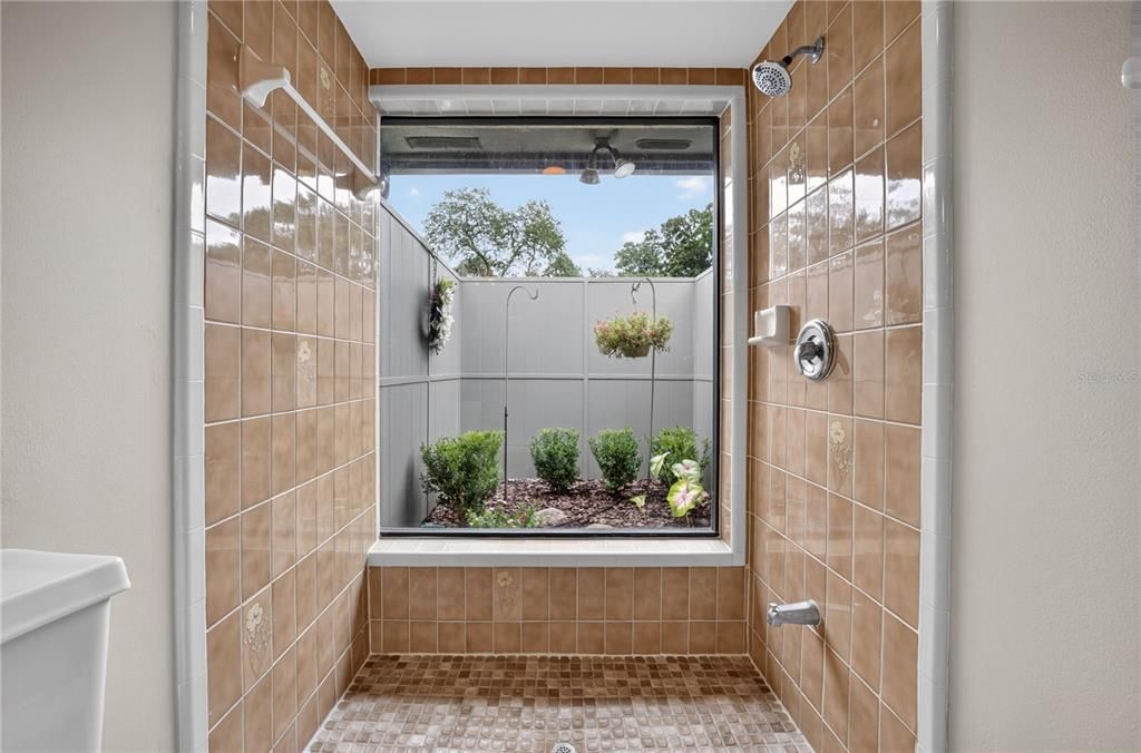 En Venta: $539,900 (4 camas, 2 baños, 2318 Pies cuadrados)